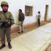 Army members detain residents at the Jorge Félix Raucana settlement 1
