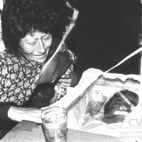 Une femme pleure devant le cercueil d'Antonio Julián Mendoza