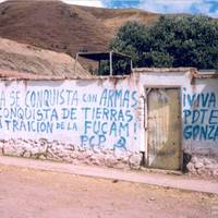 Graffitis senderistas réalisés lors du second attentat contre la CAT Quisuni